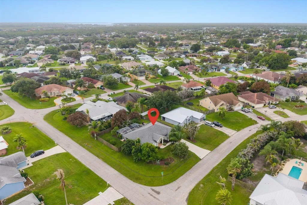 2711 SE Fall Street Port St Lucie FL 34984