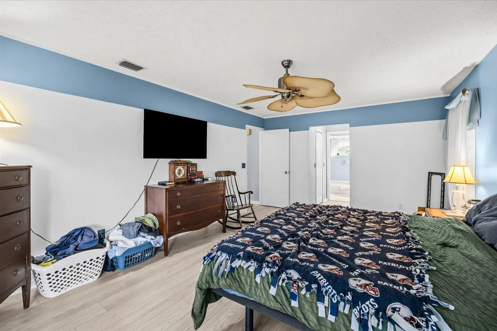 2711 SE Fall Street Port St Lucie FL 34984