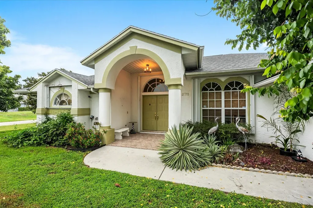 2711 SE Fall Street Port St Lucie FL 34984
