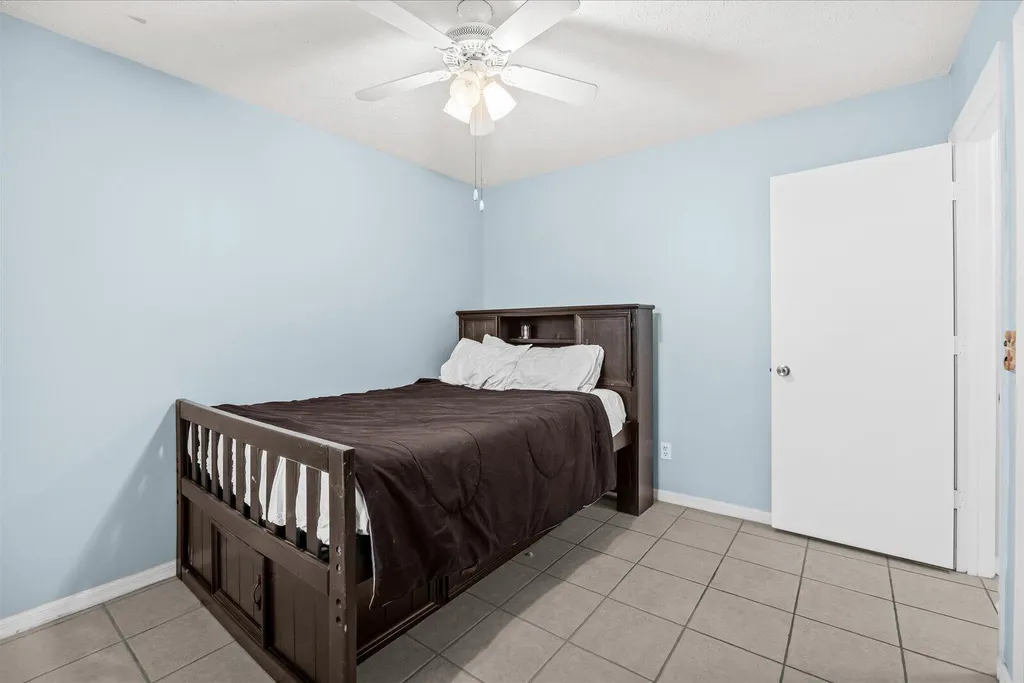 2711 SE Fall Street Port St Lucie FL 34984