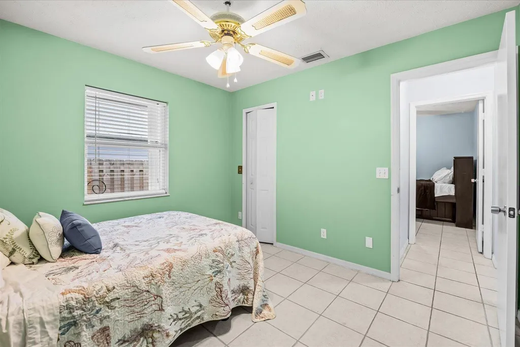 2711 SE Fall Street Port St Lucie FL 34984