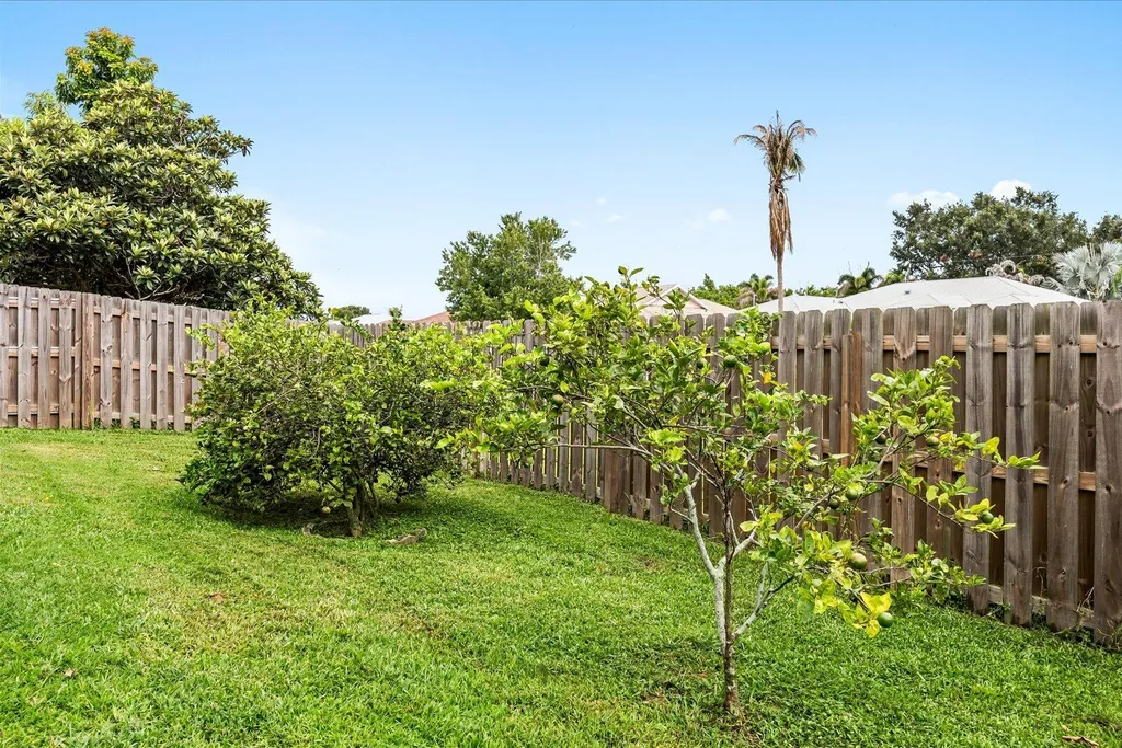 2711 SE Fall Street Port St Lucie FL 34984