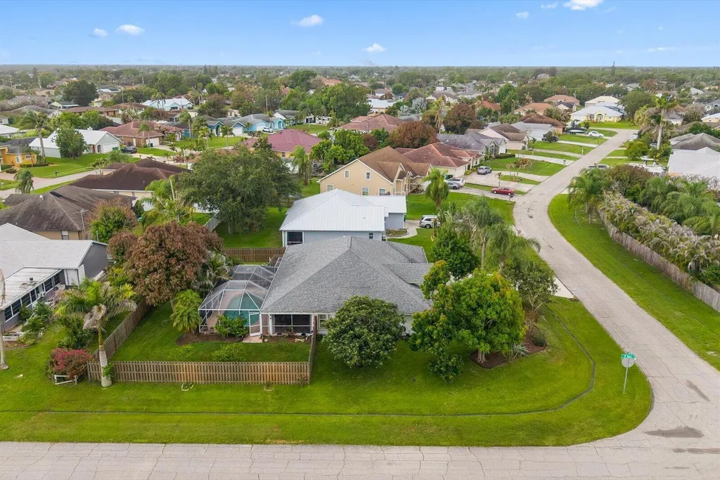2711 SE Fall Street Port St Lucie FL 34984