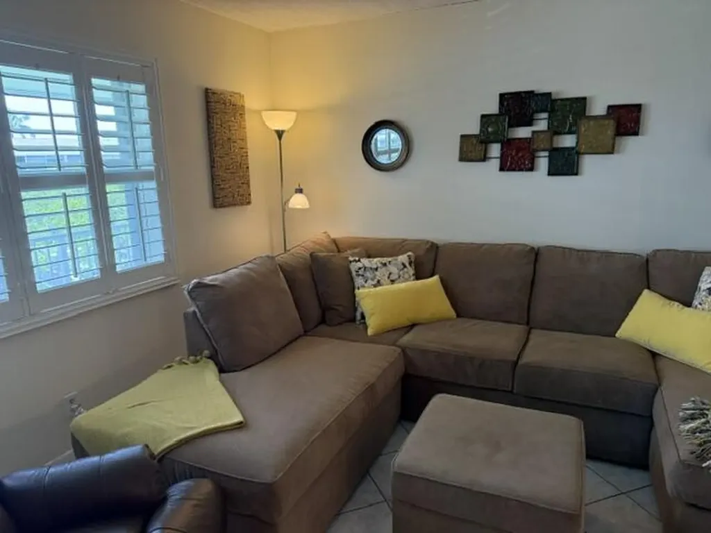 350 Horizons E Boynton Beach FL 33435