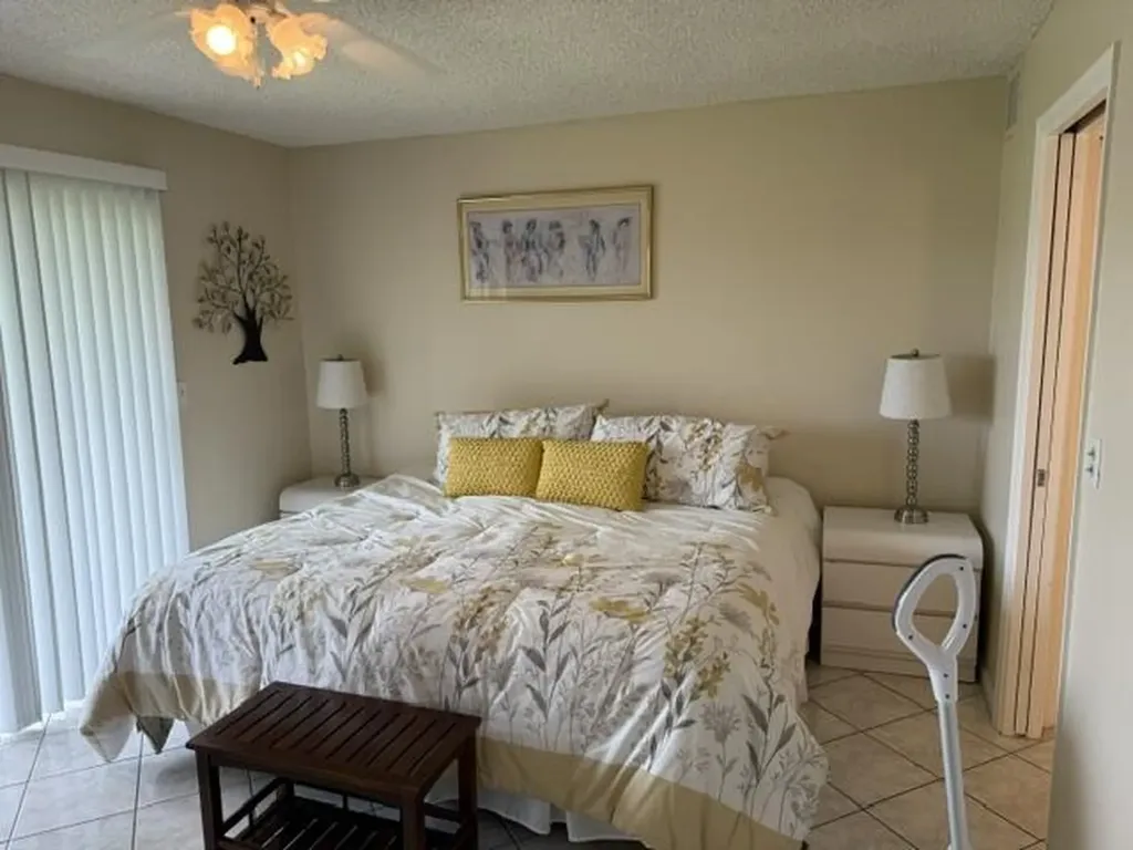 350 Horizons E Boynton Beach FL 33435