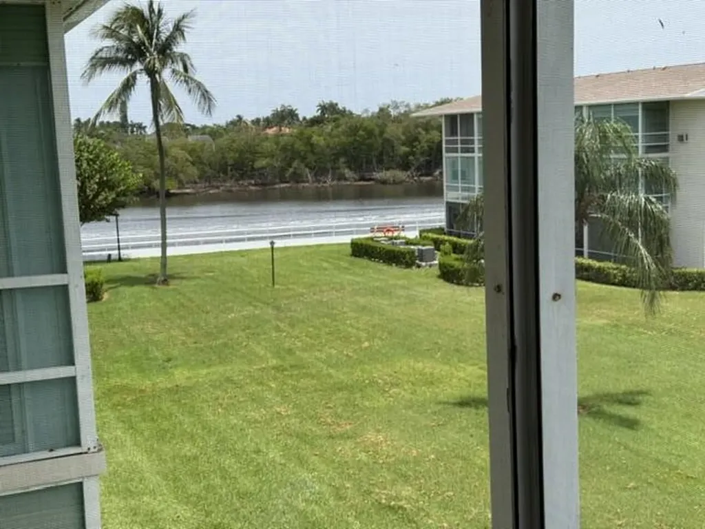 350 Horizons E Boynton Beach FL 33435