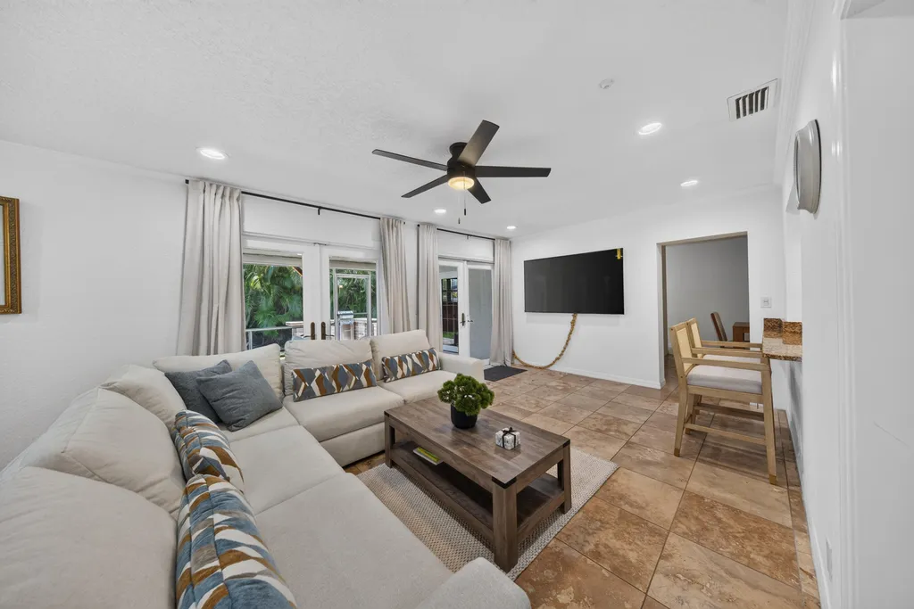 4431 NE 28th Avenue Lighthouse Point FL 33064