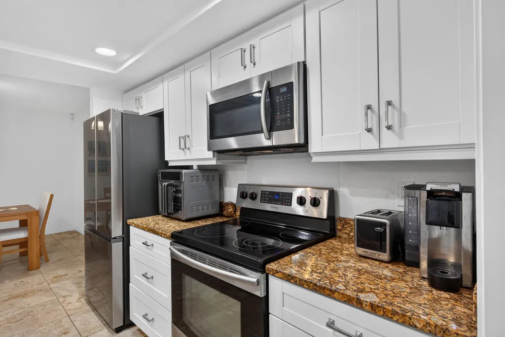 4431 NE 28th Avenue Lighthouse Point FL 33064