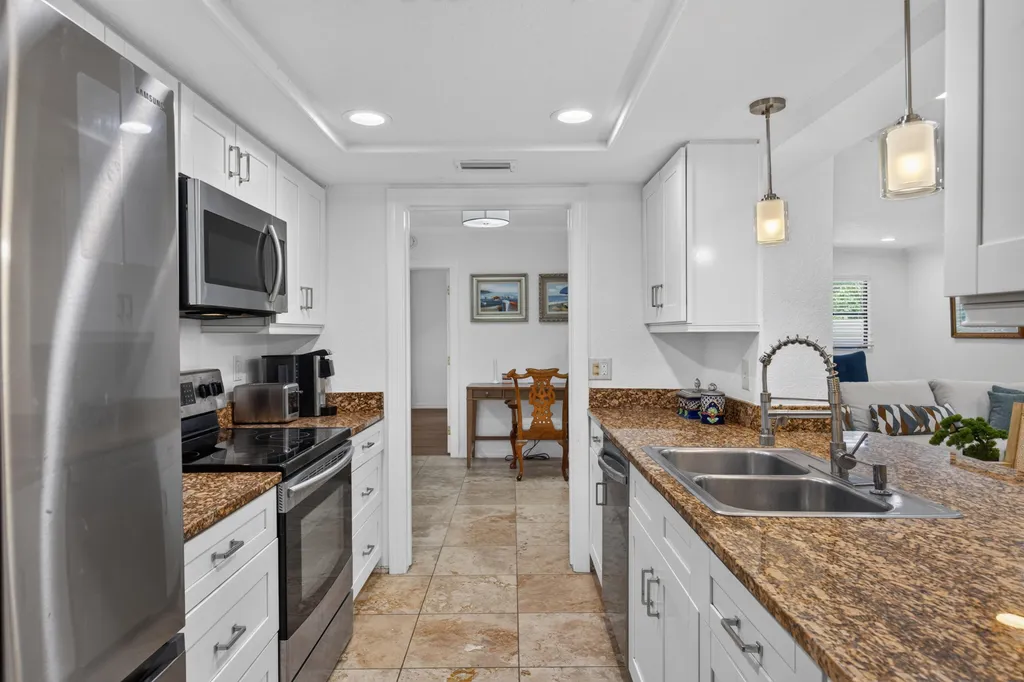 4431 NE 28th Avenue Lighthouse Point FL 33064
