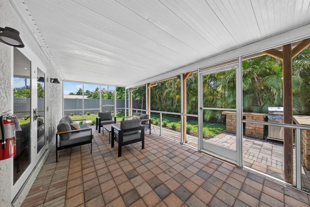 4431 NE 28th Avenue Lighthouse Point FL 33064