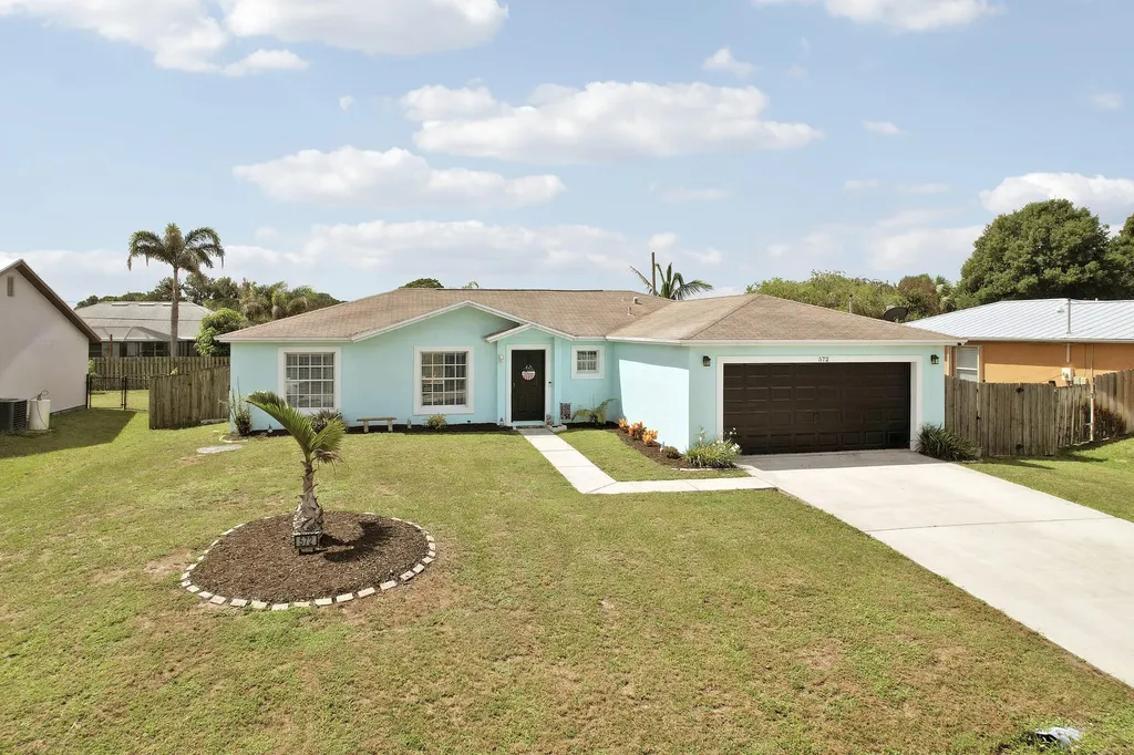 572 SW Bacon Terrace Port St Lucie FL 34953