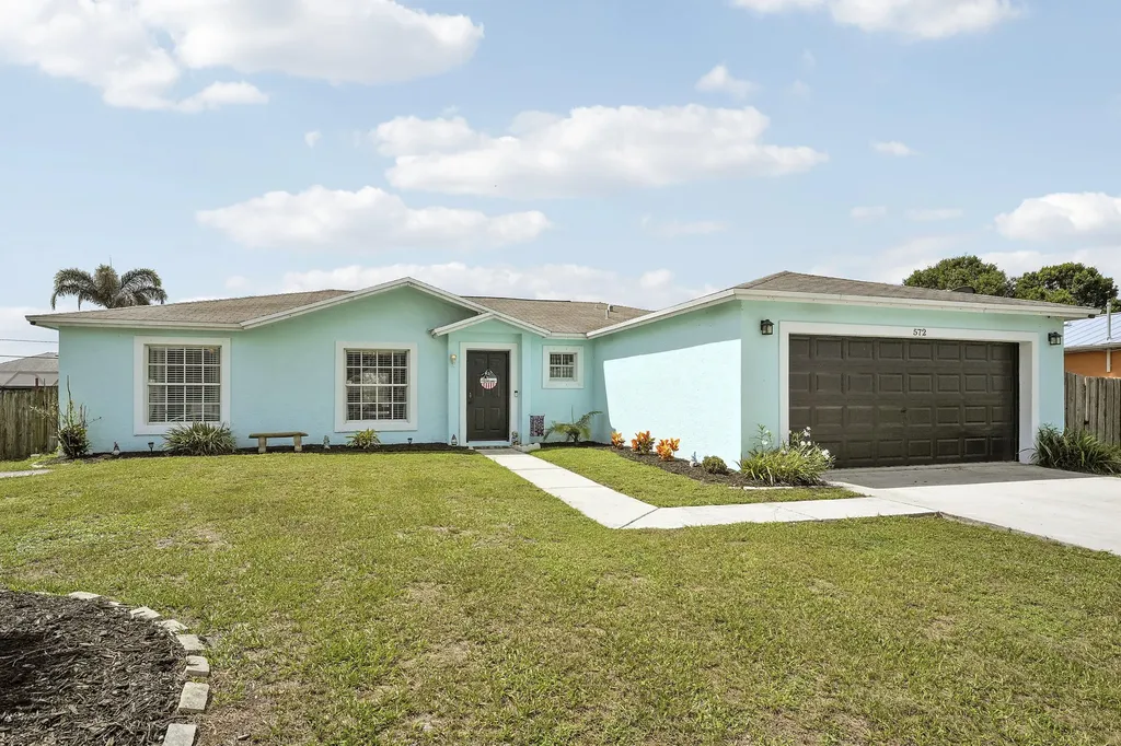 572 SW Bacon Terrace Port St Lucie FL 34953