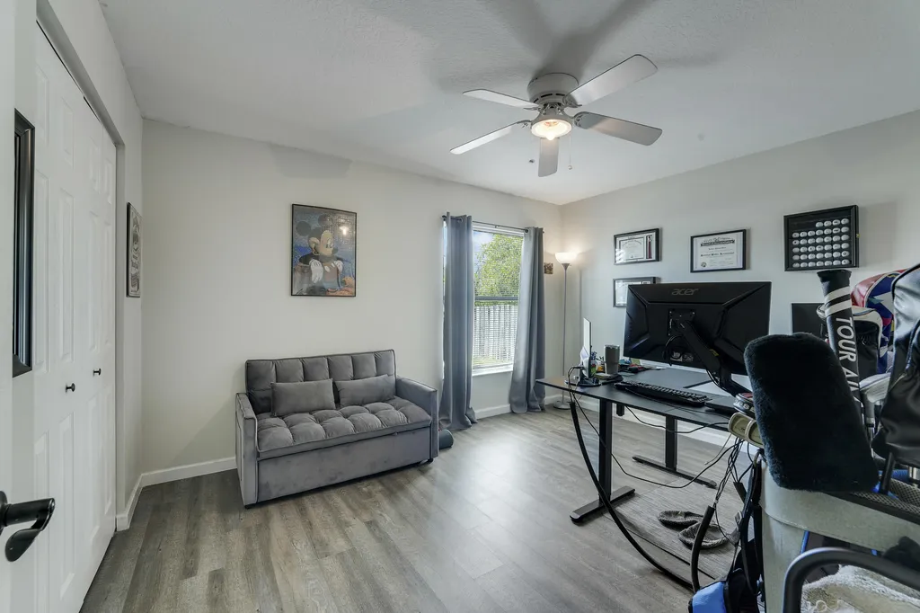 572 SW Bacon Terrace Port St Lucie FL 34953