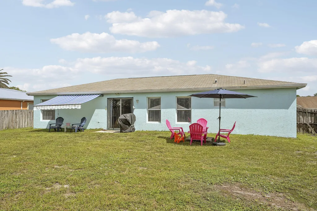 572 SW Bacon Terrace Port St Lucie FL 34953