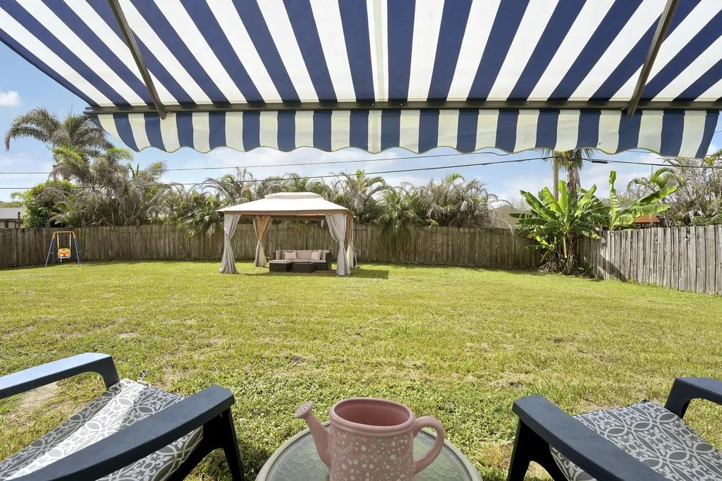 572 SW Bacon Terrace Port St Lucie FL 34953