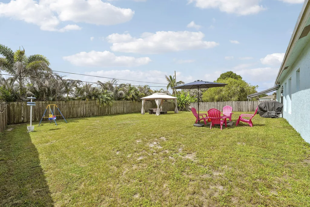 572 SW Bacon Terrace Port St Lucie FL 34953