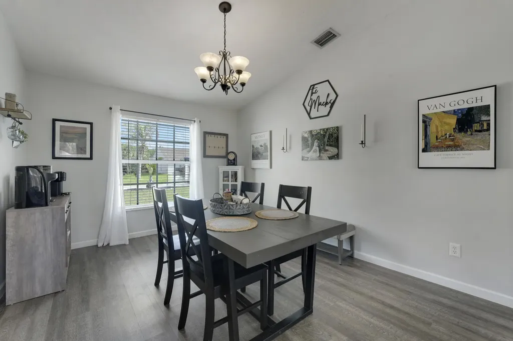 572 SW Bacon Terrace Port St Lucie FL 34953
