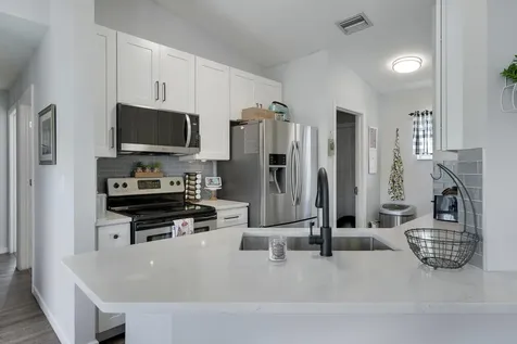 572 SW Bacon Terrace Port St Lucie FL 34953