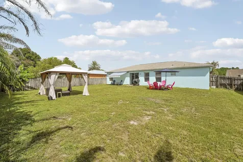 572 SW Bacon Terrace Port St Lucie FL 34953