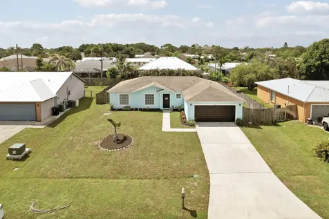 572 SW Bacon Terrace Port St Lucie FL 34953