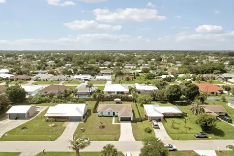 572 SW Bacon Terrace Port St Lucie FL 34953