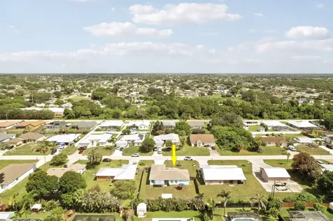 572 SW Bacon Terrace Port St Lucie FL 34953