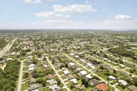 572 SW Bacon Terrace Port St Lucie FL 34953