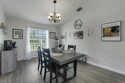 572 SW Bacon Terrace Port St Lucie FL 34953