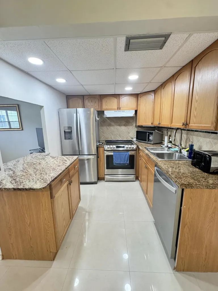 1036 Harwood D Deerfield Beach FL 33442