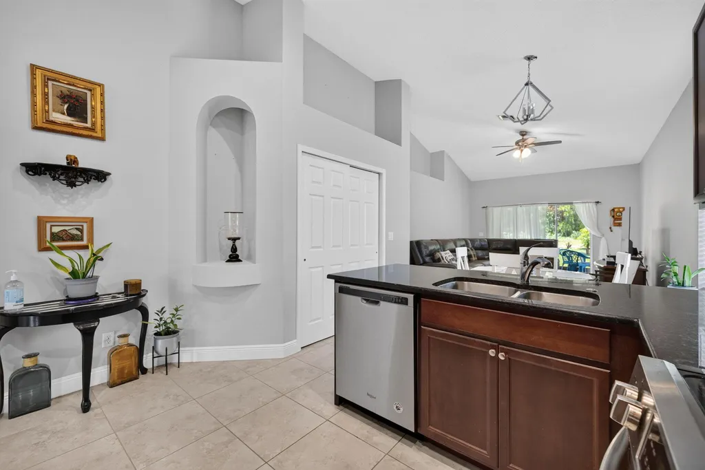 9760 Palm Breezes Drive Fort Pierce FL 34945