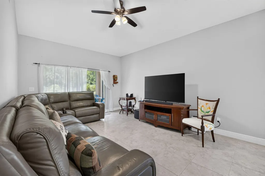 9760 Palm Breezes Drive Fort Pierce FL 34945