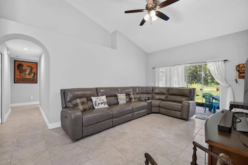 9760 Palm Breezes Drive Fort Pierce FL 34945