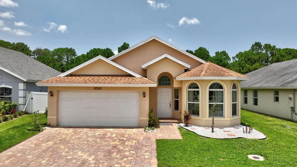 9760 Palm Breezes Drive Fort Pierce FL 34945