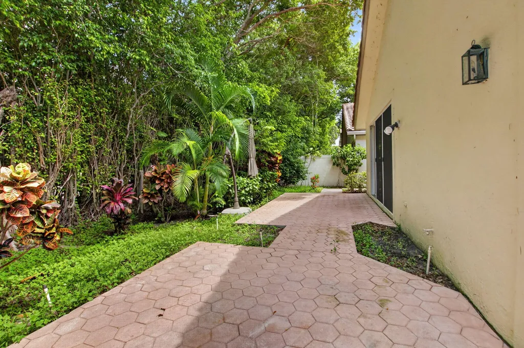 5183 NW 26th Circle Boca Raton FL 33496