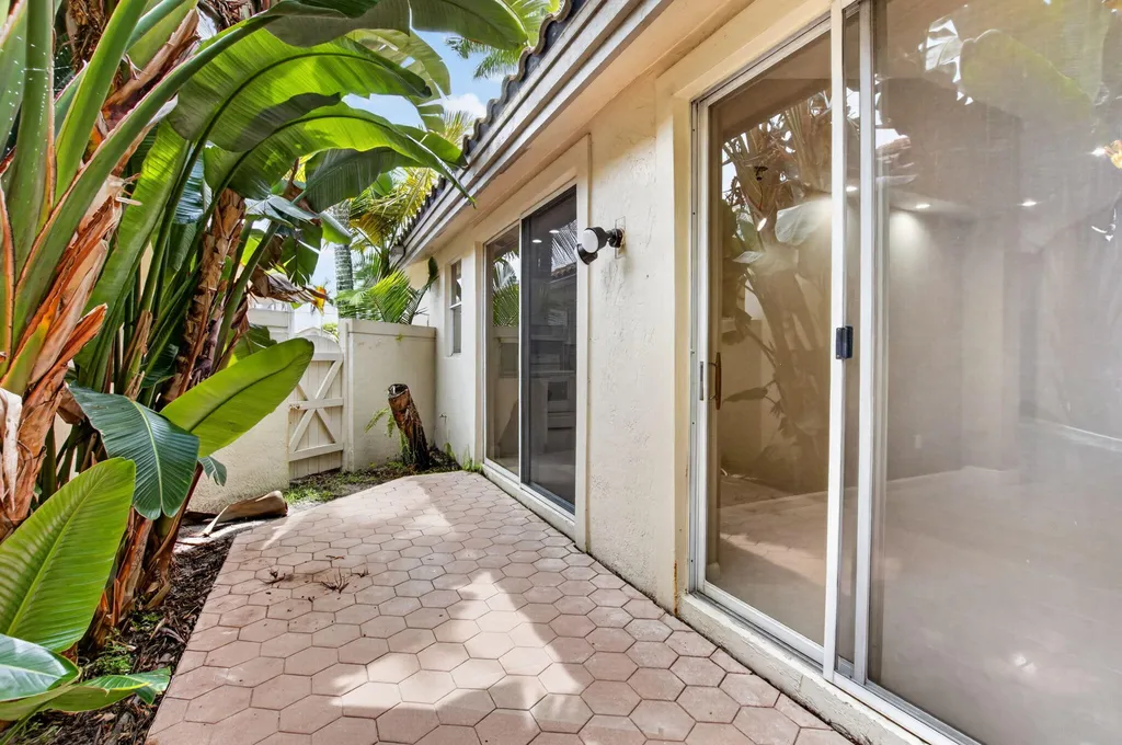5183 NW 26th Circle Boca Raton FL 33496