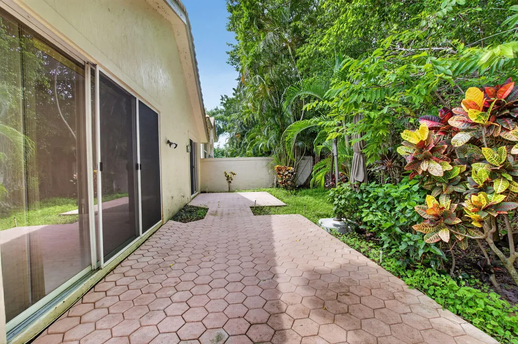 5183 NW 26th Circle Boca Raton FL 33496