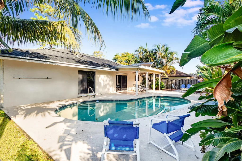 912 Blueberry Drive Wellington FL 33414