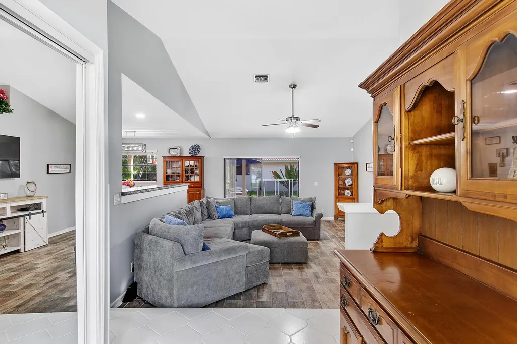 912 Blueberry Drive Wellington FL 33414