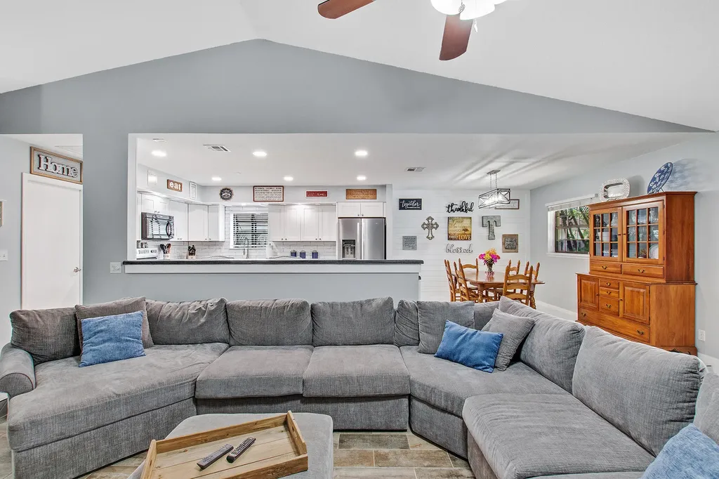 912 Blueberry Drive Wellington FL 33414