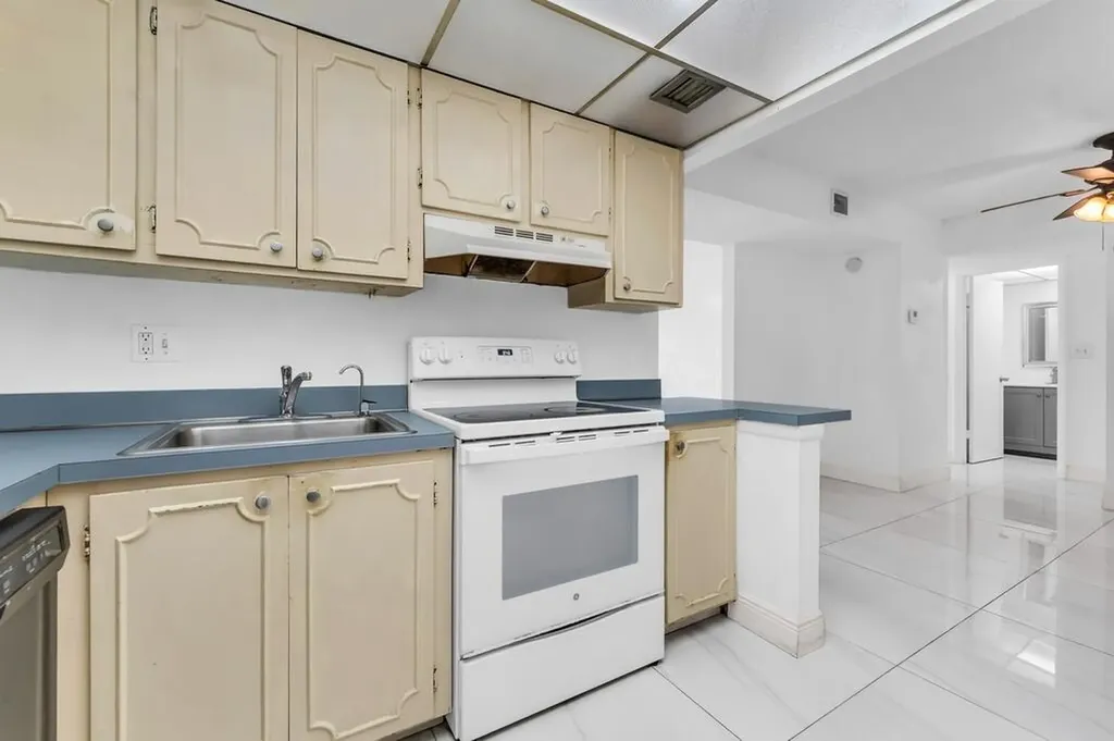 460 NW 20th Street Boca Raton FL 33431