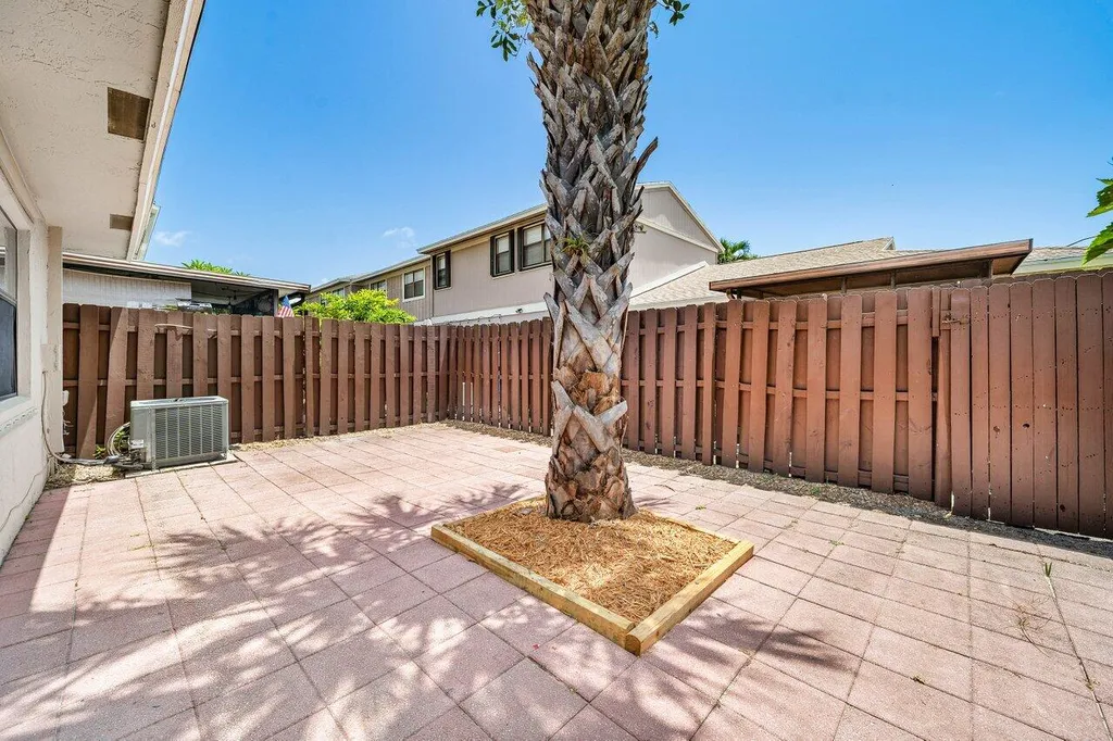 16422 Straw Way Delray Beach FL 33484