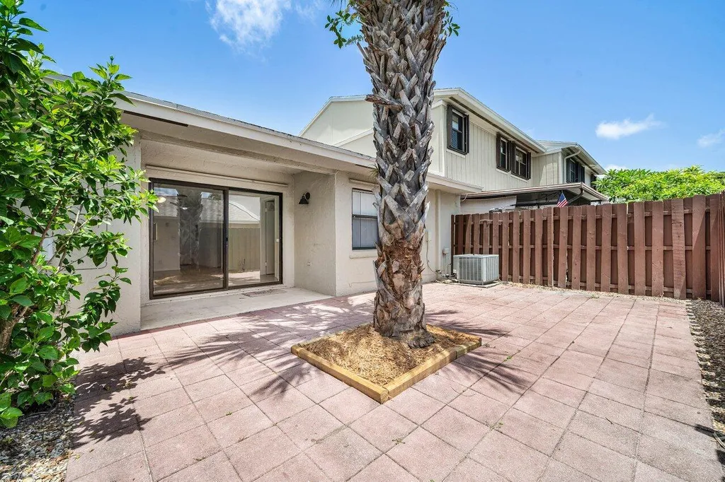 16422 Straw Way Delray Beach FL 33484