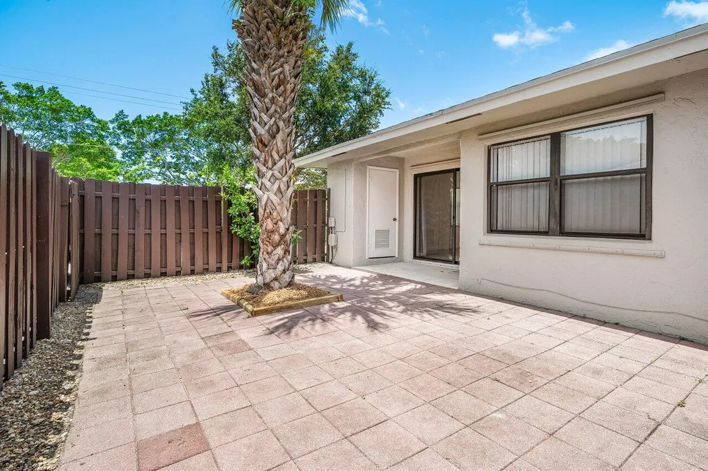 16422 Straw Way Delray Beach FL 33484