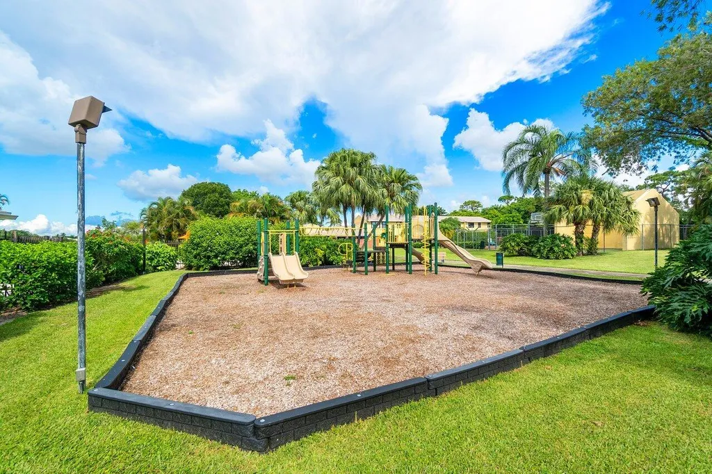 16422 Straw Way Delray Beach FL 33484