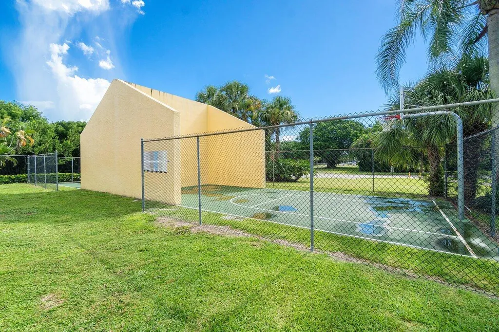 16422 Straw Way Delray Beach FL 33484