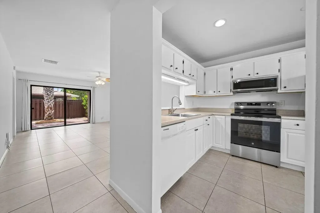 16422 Straw Way Delray Beach FL 33484