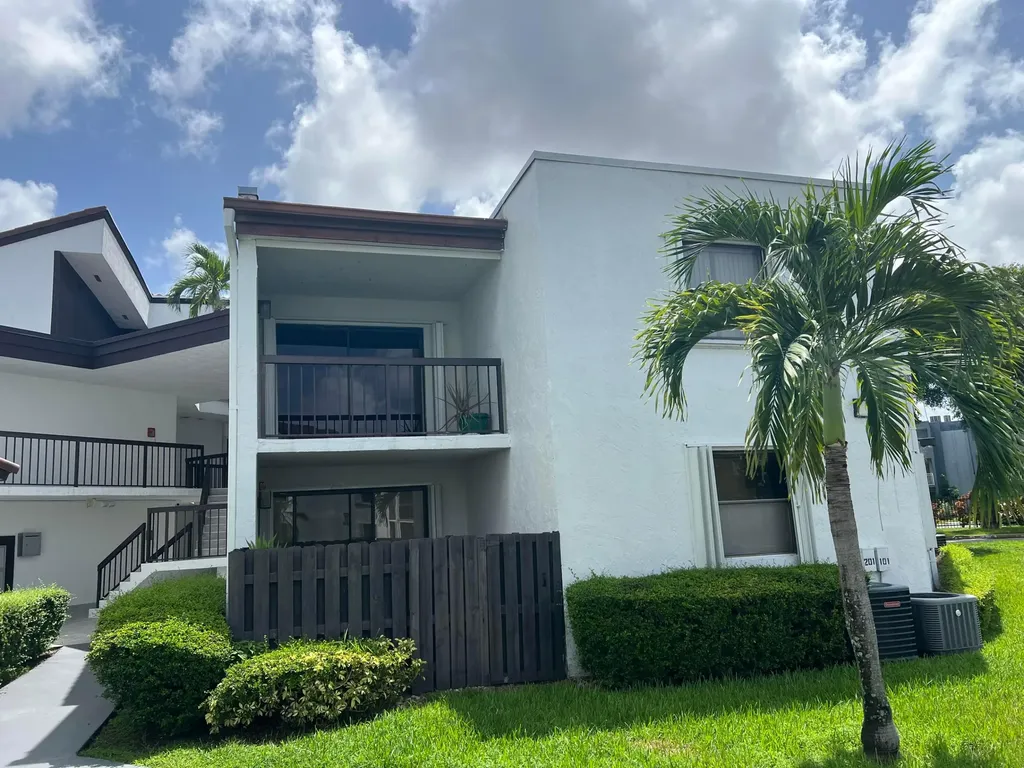 9411 Fontainebleau Boulevard Miami FL 33172