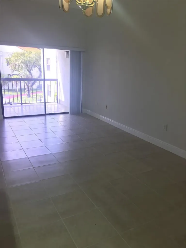 9411 Fontainebleau Boulevard Miami FL 33172