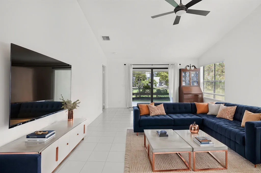 10984 Stafford Circle S Boynton Beach FL 33436