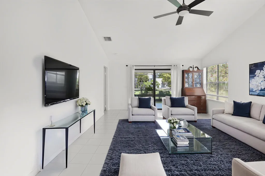 10984 Stafford Circle S Boynton Beach FL 33436